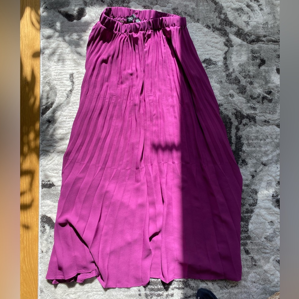Zara hot pink pleated midi skirt, lightweight